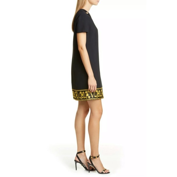 🖤💛 VERSACE Logo Baroque Safety Pin Shift Dress - Picture 4 of 13